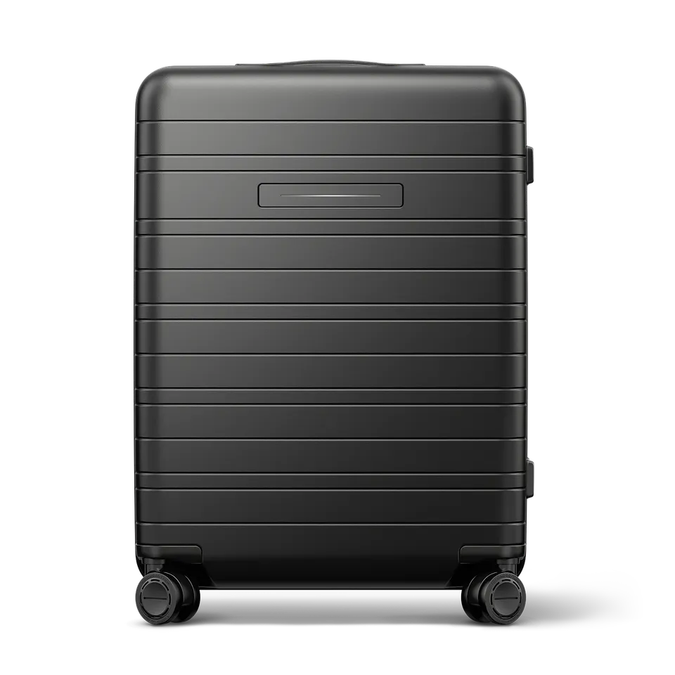 horizn-studios-h6-pro-check-in-m-64-cm-all-black-premium-hard-shell-trolley image 1