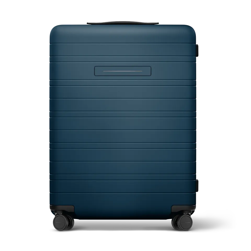 horizn-studios-h6-go-check-in-trolley-gr-e-m-64-cm-premium-hard-shell-river-blue image 1