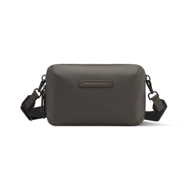 horizn-studios-gion-shoulder-bag-dark-olive-crossbody-tasche-aus-recyceltem-nylo image 1
