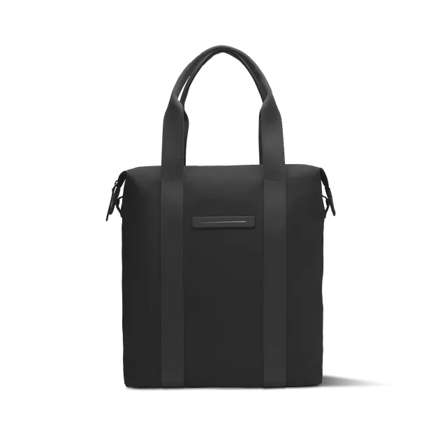 horizn-studios-sofo-vertical-tote-in-all-black-shopper-tasche-aus-recyceltem-was image 1