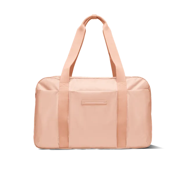horizn-studios-shibuya-weekender-m-reisetasche-in-sand-rose-aus-rpet-ripstop image 1