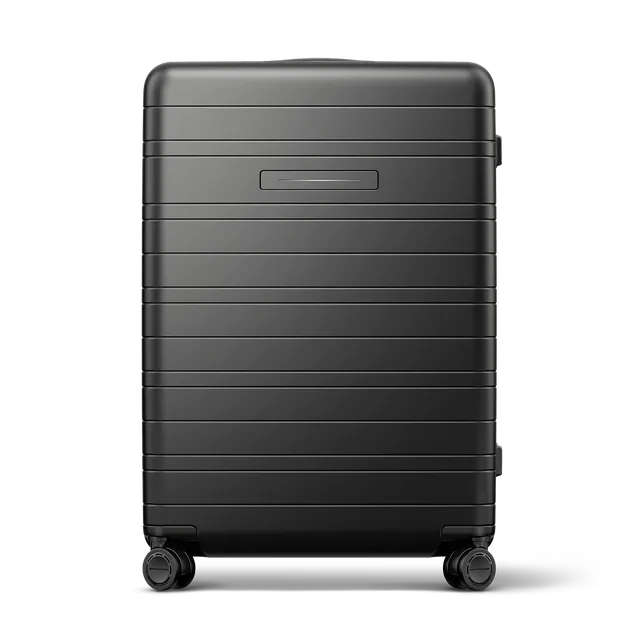horizn-studios-h7-pro-check-in-l-trolley-all-black-premium-hard-shell-77-cm image 1