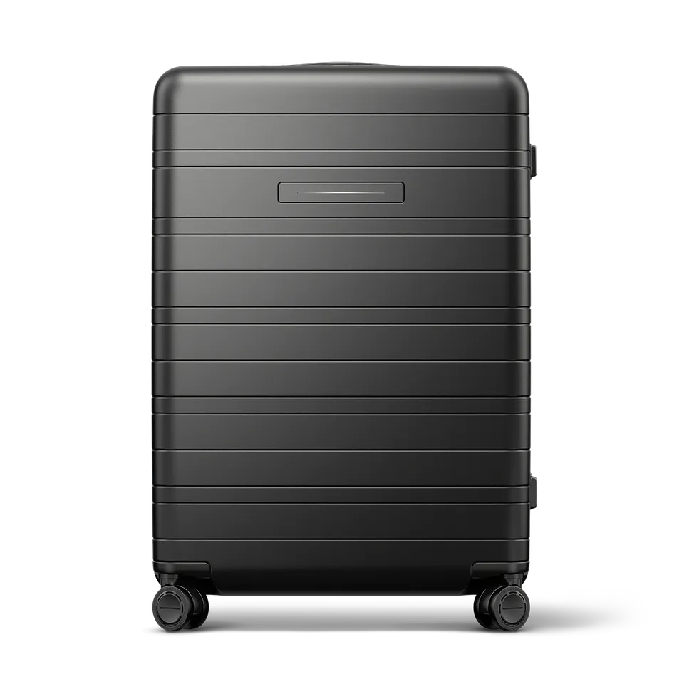 horizn-studios-h7-pro-check-in-l-trolley-all-black-premium-hard-shell-77-cm image 1