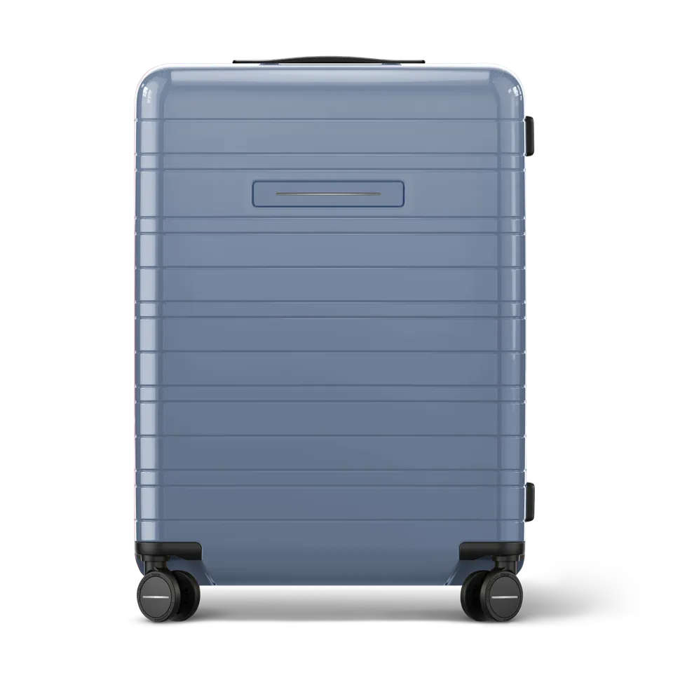 horizn-studios-h6-essential-check-in-koffer-m-hard-shell-trolley-in-glossy-blue- image 1