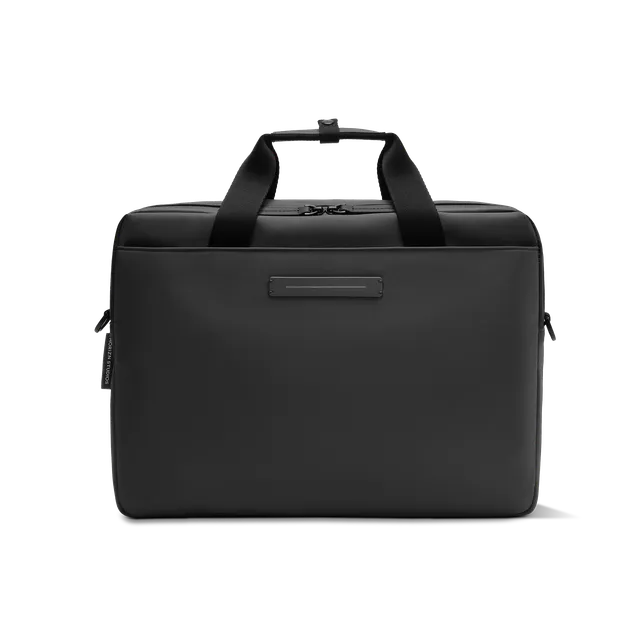 horizn-studios-gion-briefcase-all-black-wasserabweisende-aktentasche-aus-recycel image 1