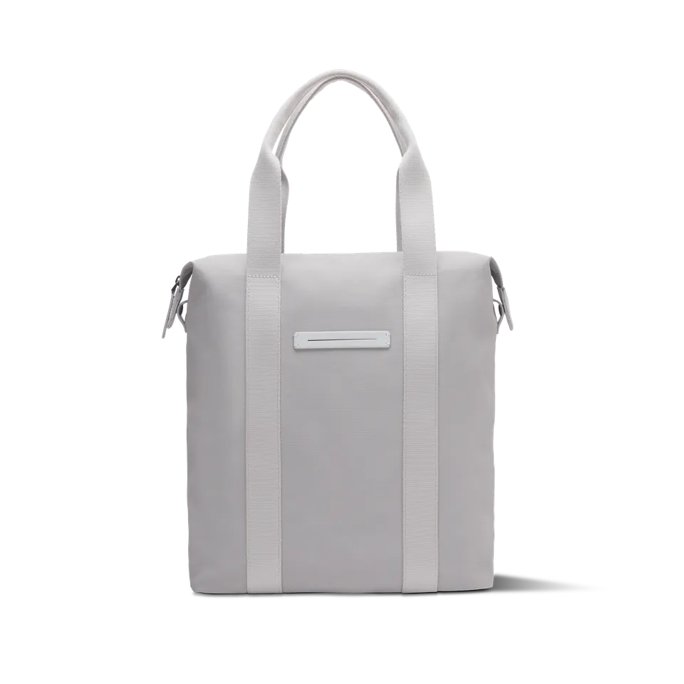 horizn-studios-sofo-vertical-tote-light-quartz-grey-shopper-aus-gewachstem-recyc image 1