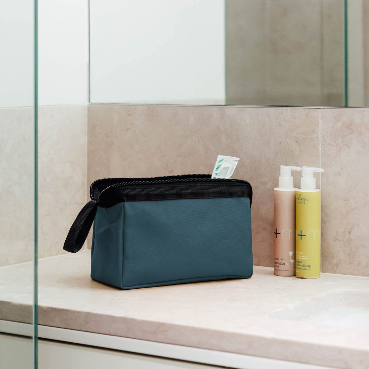 reisenthel-travelcosmetic-kulturtasche-26-x-18-x-13-5-cm-4-l-beschichtetes-canva image 2