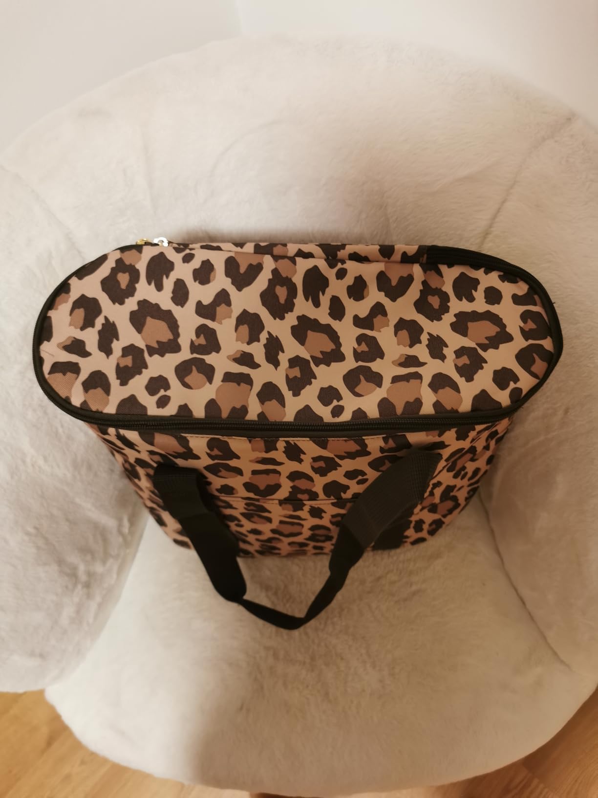 Tolles Design, kleineres Fach als gedacht