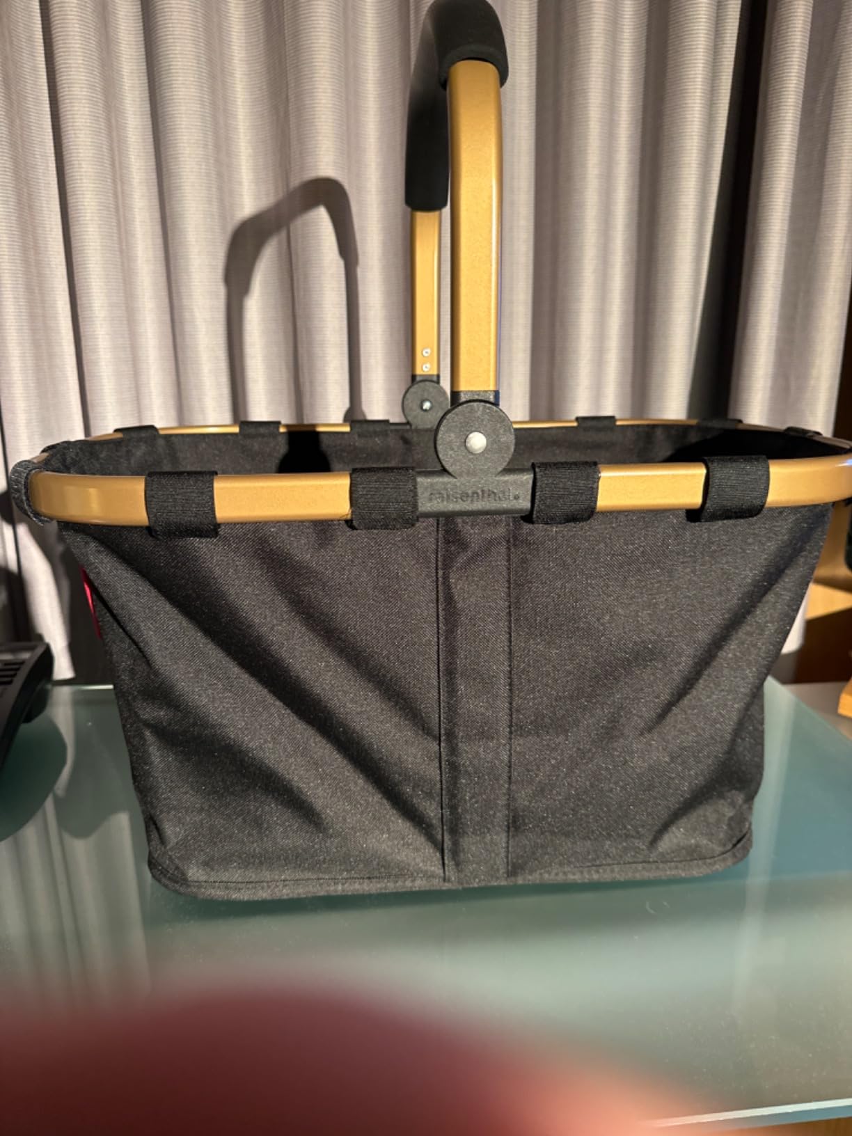 Schicker Korb für die Stadt