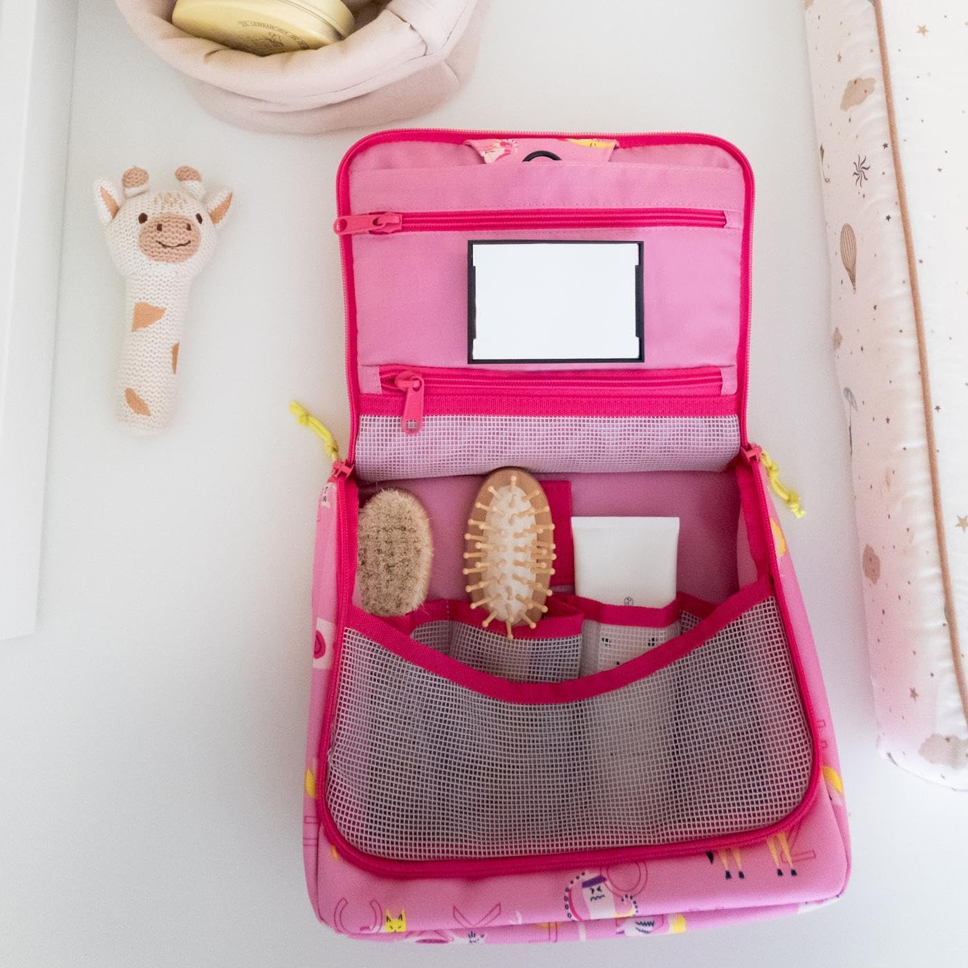 reisenthel-toiletbag-s-kids-kinder-kulturbeutel-pink-18-5-x-16-x-7-cm-1-5-liter- image 5
