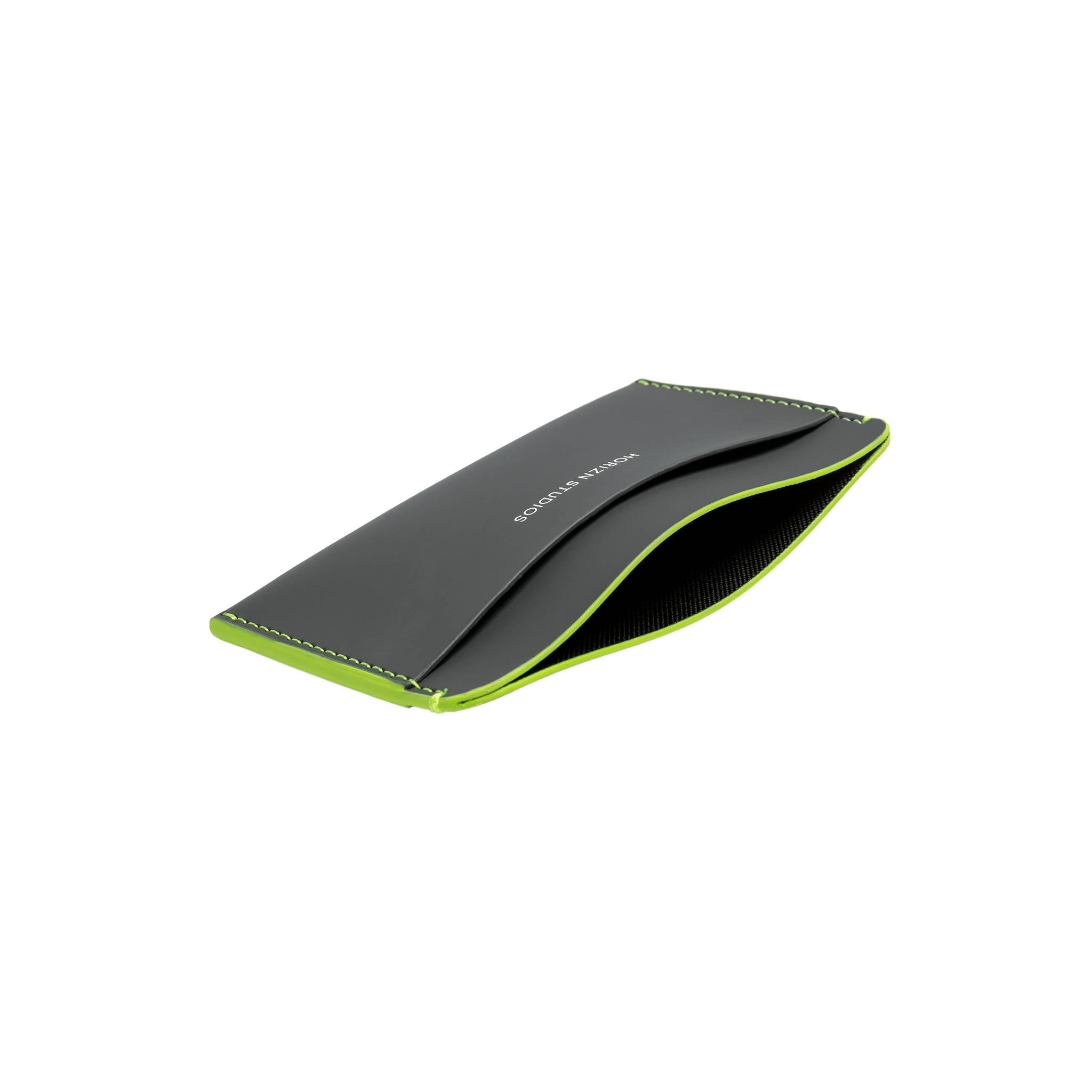 horizn-studios-cardholder-graphite-neon-green-veganer-kartenhalter image 2