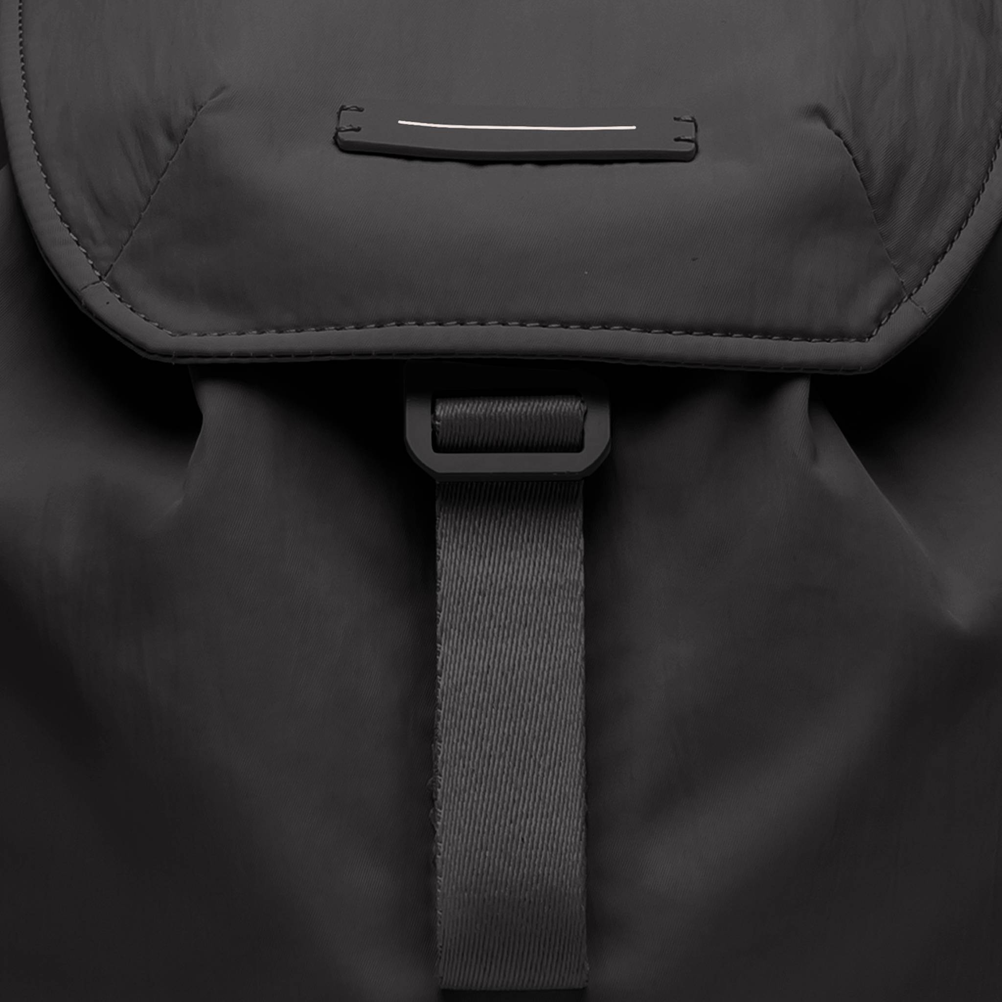 horizn-studios-chiado-backpack-all-black-rucksack-aus-recyceltem-nylon image 8
