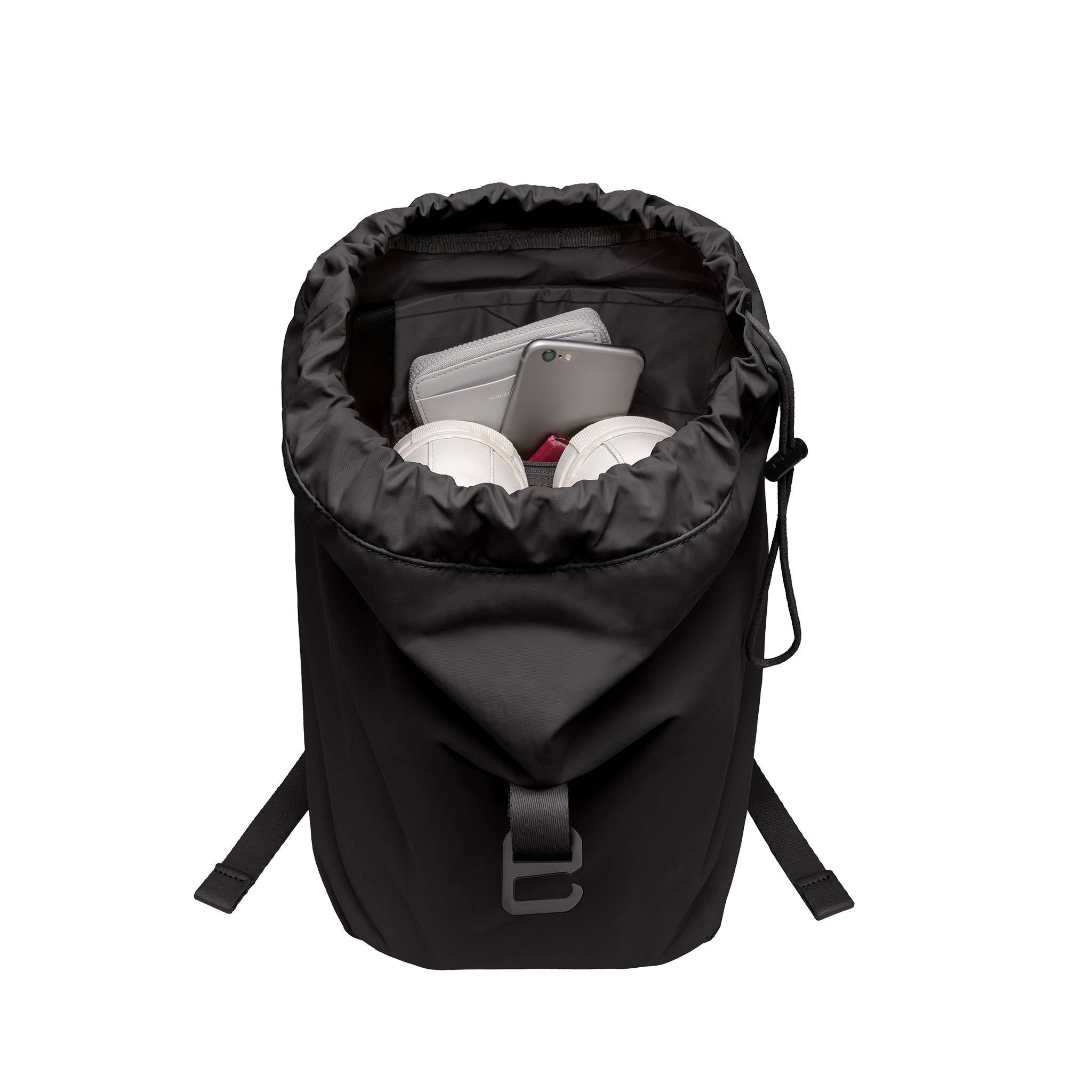 horizn-studios-chiado-backpack-all-black-rucksack-aus-recyceltem-nylon image 6