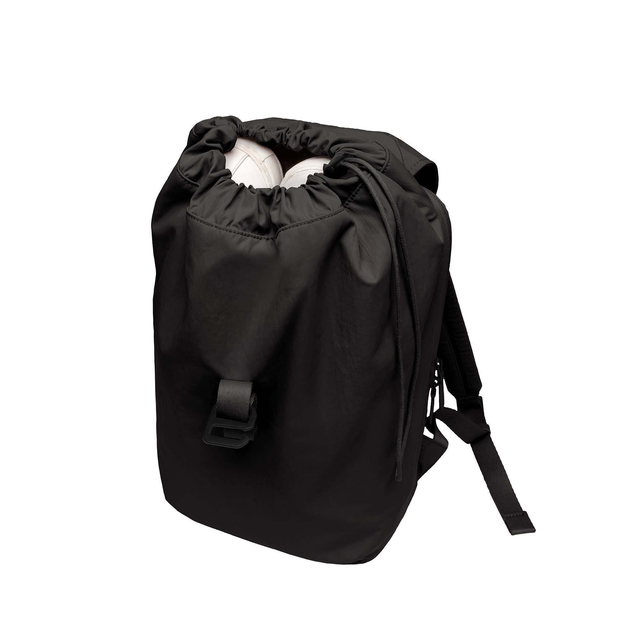 horizn-studios-chiado-backpack-all-black-rucksack-aus-recyceltem-nylon image 5