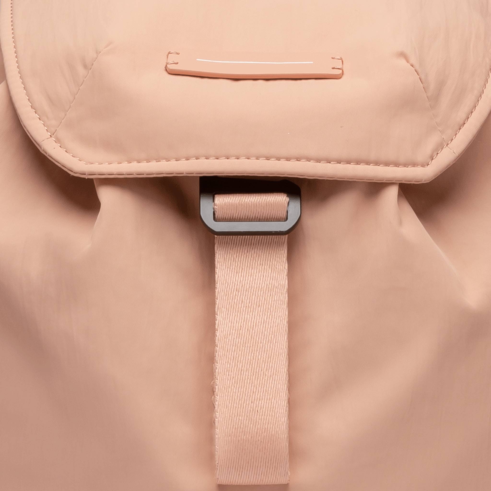 horizn-studios-chiado-backpack-sand-rose-rucksack-aus-recyceltem-nylon image 6