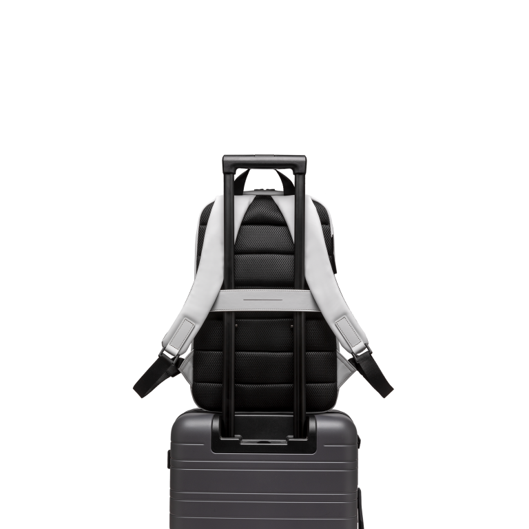 horizn-studios-gion-backpack-essential-m-light-quartz-grey-tarpaulin-rucksack image 6