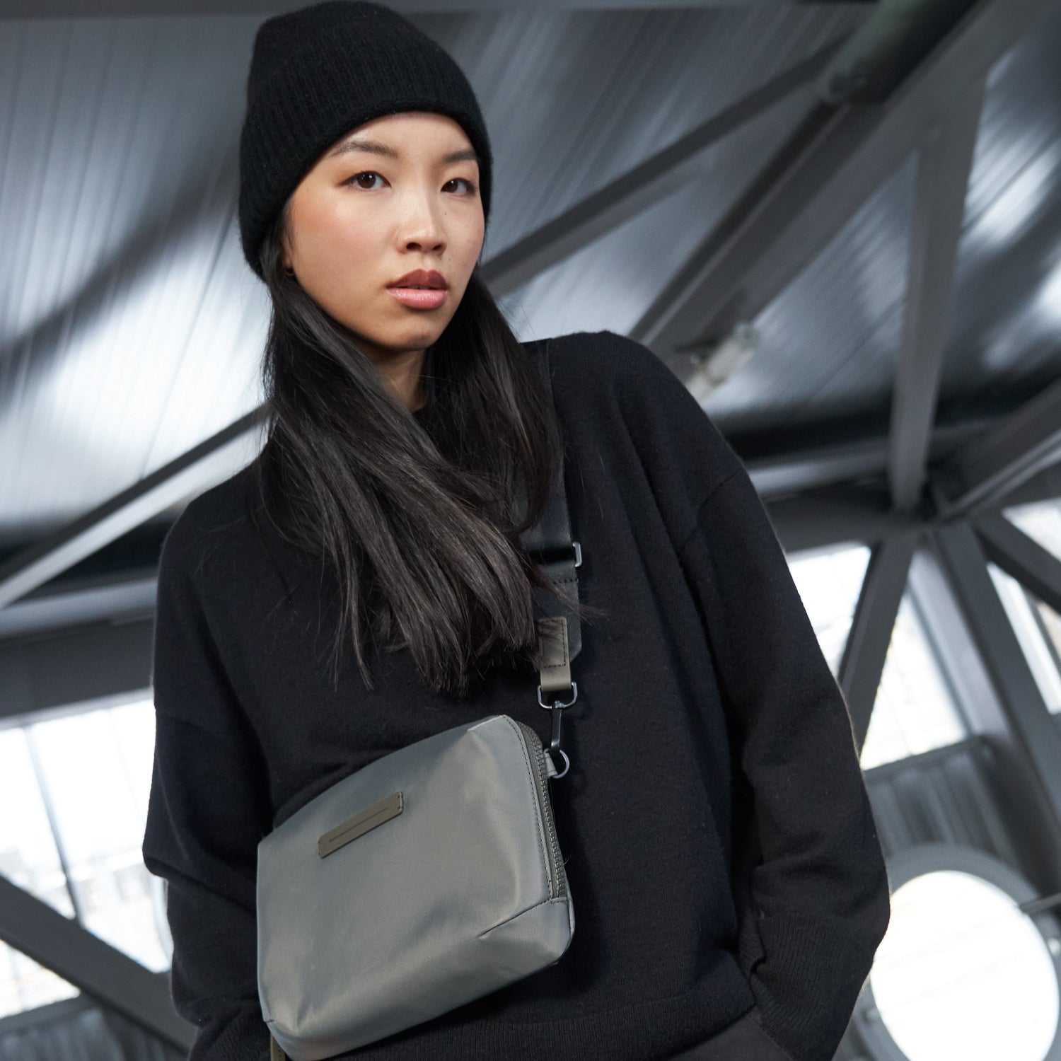 horizn-studios-gion-shoulder-bag-schultertasche-all-black-ballistic-nylon image 6