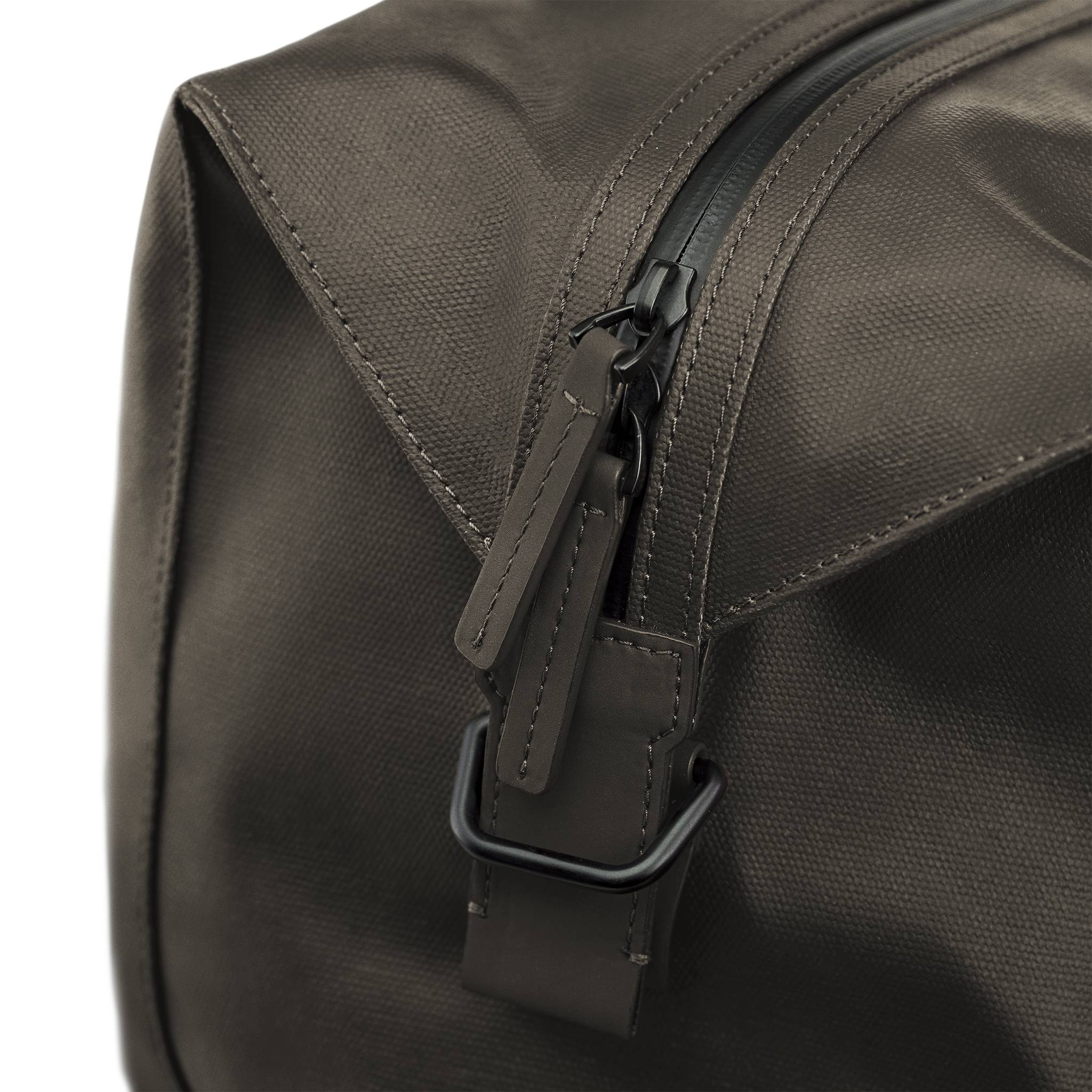 horizn-studios-sofo-weekender-l-dark-olive-recyceltes-wachs-canvas-reisetasche image 4