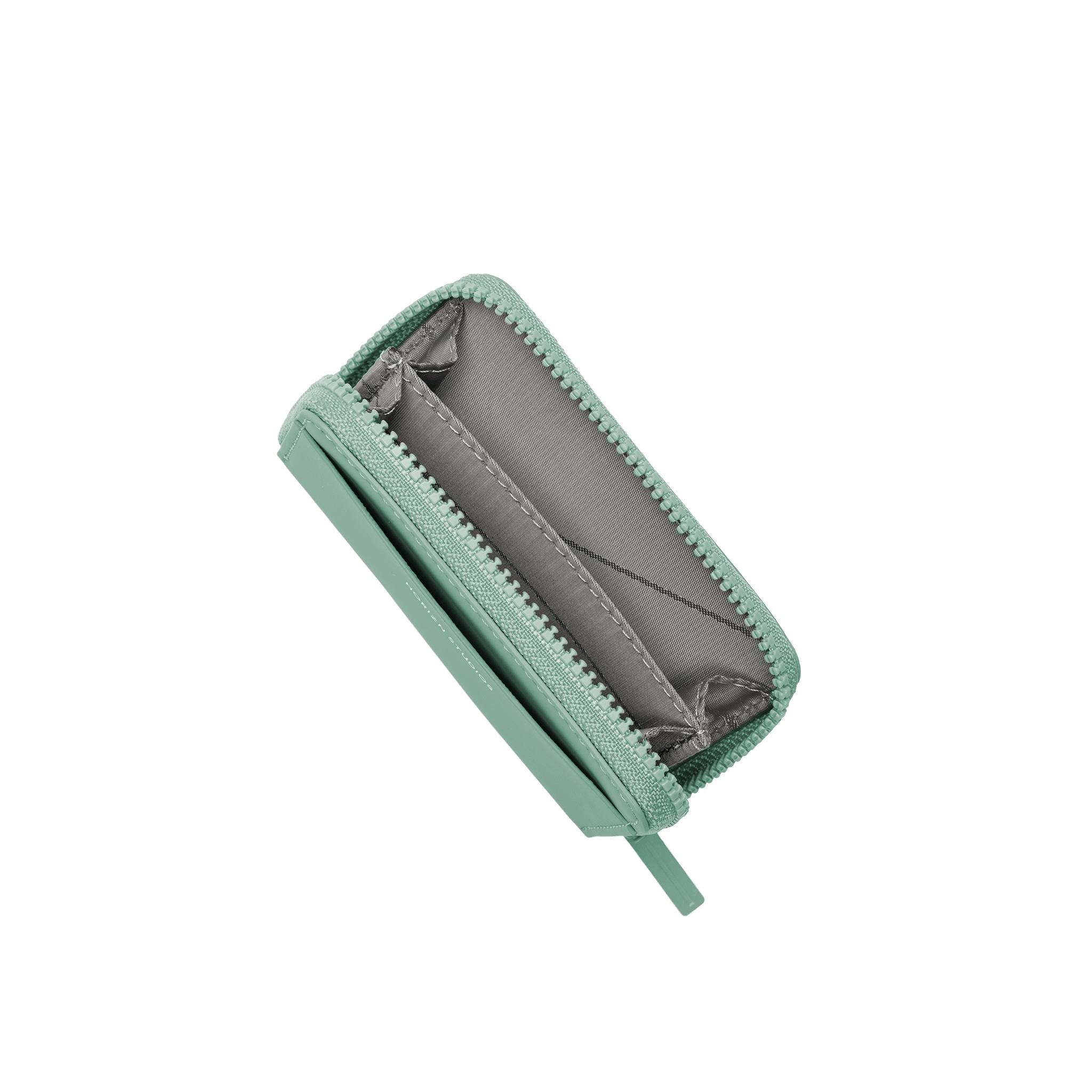 horizn-studios-wallet-in-marine-green-veganer-geldbeutel-aus-hi-core image 2